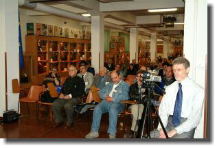 Foto di gruppo nel Museo della Radio